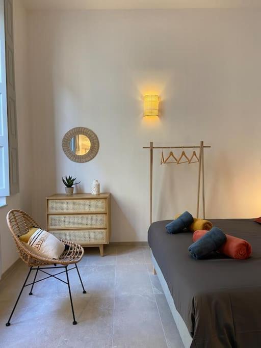 Appartement Avec Ventilateurs Proche Du Palais Des Papes Avignon Bagian luar foto