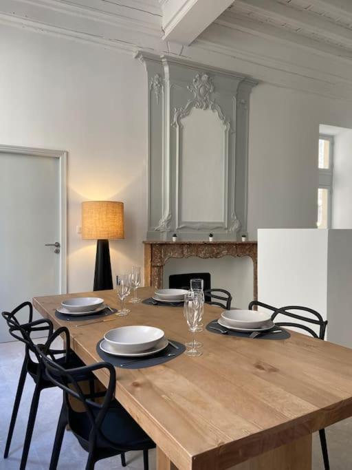 Appartement Avec Ventilateurs Proche Du Palais Des Papes Avignon Bagian luar foto