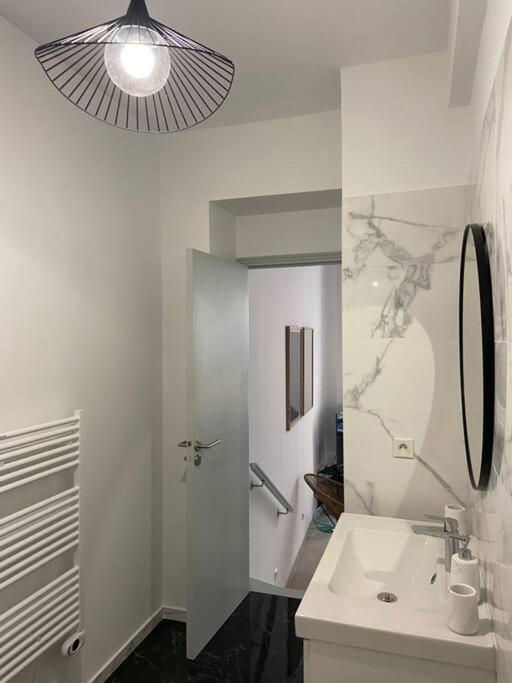 Appartement Avec Ventilateurs Proche Du Palais Des Papes Avignon Bagian luar foto