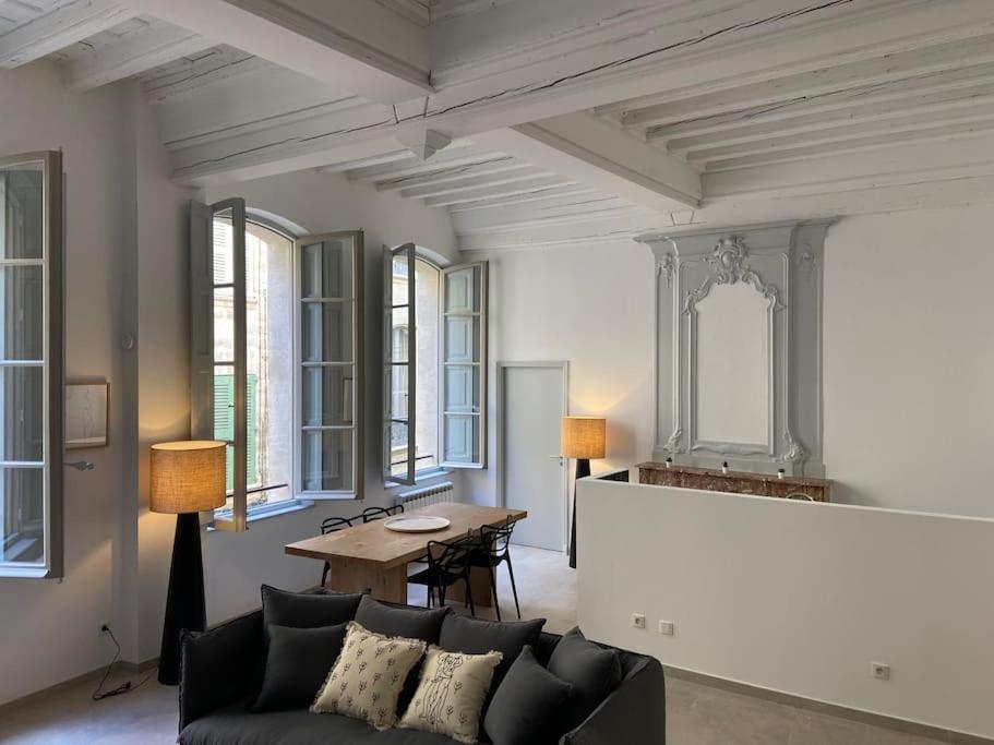 Appartement Avec Ventilateurs Proche Du Palais Des Papes Avignon Bagian luar foto
